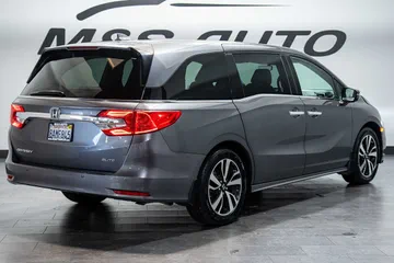 2018 Honda Odyssey Elite thumbnail