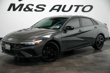 2026 Hyundai Elantra SEL Sport thumbnail