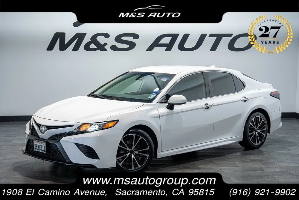 2020 Toyota Camry SE