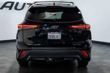 2022 Toyota Highlander XLE thumbnail
