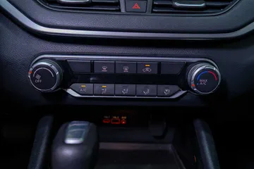 2021 Nissan Altima 2.5 SV thumbnail
