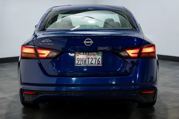 2024 Nissan Altima 2.5 S thumbnail