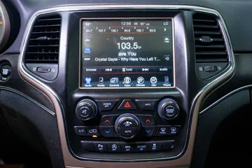 2017 Jeep Grand Cherokee Limited thumbnail