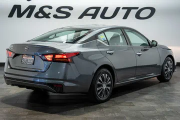 2021 Nissan Altima 2.5 S thumbnail