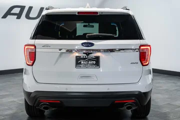 2016 Ford Explorer Base thumbnail