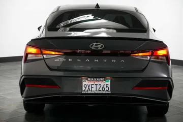 2026 Hyundai Elantra SEL Sport thumbnail