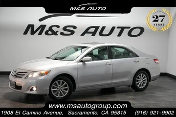 2011 Toyota Camry XLE thumbnail