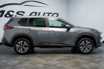 2023 Nissan Rogue SV thumbnail