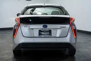 2017 Toyota Prius Two thumbnail