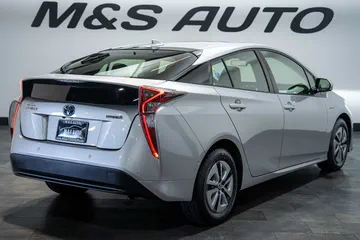 2017 Toyota Prius Two thumbnail