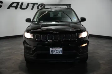 2018 Jeep Compass Sport thumbnail