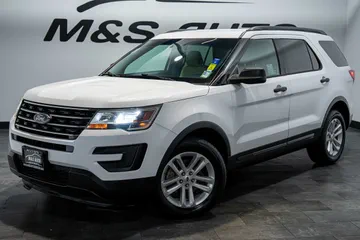 2016 Ford Explorer Base thumbnail