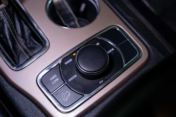 2017 Jeep Grand Cherokee Limited thumbnail