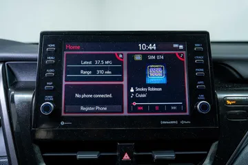 2021 Toyota Camry Hybrid XSE thumbnail