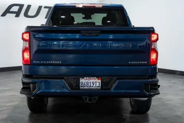 2023 Chevrolet Silverado Custom thumbnail