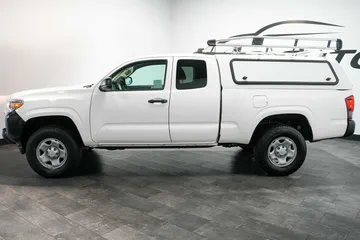 2022 Toyota Tacoma SR thumbnail