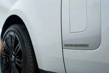 2025 Land Rover Range Rover Autobiography thumbnail