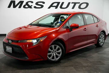 2021 Toyota Corolla LE thumbnail