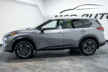 2024 Nissan Rogue SV thumbnail