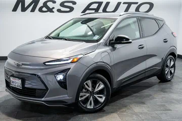 2023 Chevrolet Bolt LT thumbnail