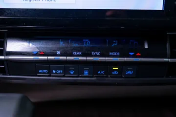 2023 Toyota Sienna LE thumbnail