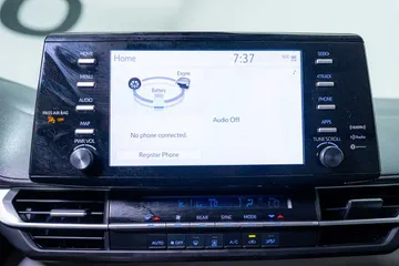 2023 Toyota Sienna LE thumbnail