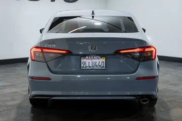 2024 Honda Civic Sport thumbnail