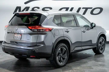 2024 Nissan Rogue SV thumbnail