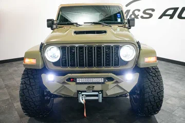 2025 Jeep Wrangler Sport thumbnail