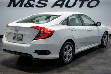 2018 Honda Civic LX thumbnail