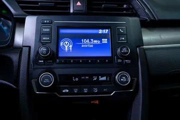 2021 Honda Civic LX thumbnail