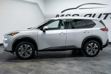 2021 Nissan Rogue SV thumbnail