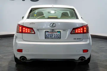 2013 Lexus IS Sport thumbnail