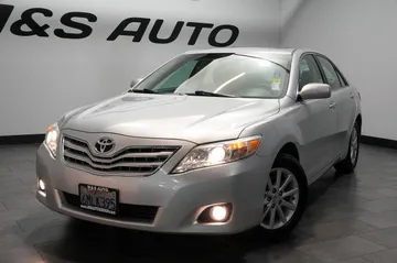 2011 Toyota Camry XLE thumbnail