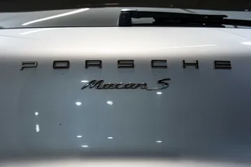 2016 Porsche Macan S thumbnail