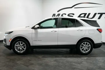 2022 Chevrolet Equinox LT thumbnail