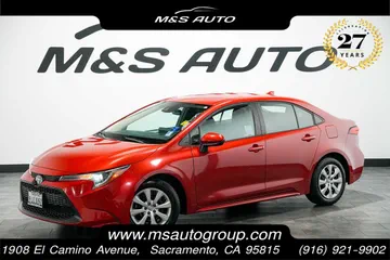 2021 Toyota Corolla LE thumbnail