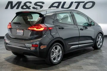 2019 Chevrolet Bolt EV LT thumbnail