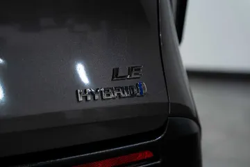 2024 Toyota Sienna LE thumbnail