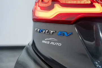2019 Chevrolet Bolt EV LT thumbnail