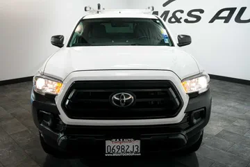 2021 Toyota Tacoma SR thumbnail