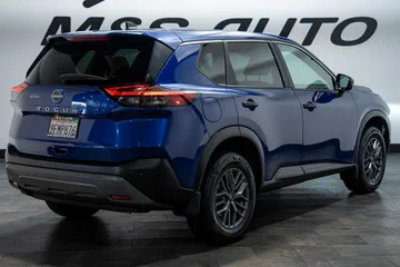 2023 Nissan Rogue S thumbnail