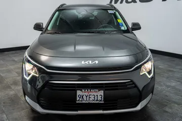 2024 Kia Niro EX thumbnail