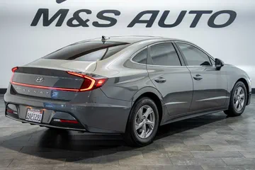 2022 Hyundai Sonata SE thumbnail