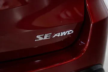 2018 Toyota Highlander SE thumbnail