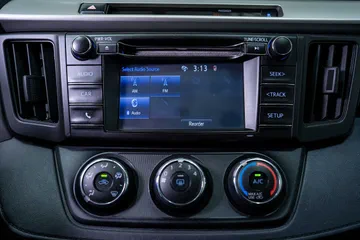 2016 Toyota RAV4 LE thumbnail
