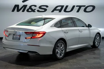 2019 Honda Accord LX thumbnail