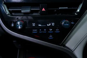 2023 Toyota Camry SE thumbnail