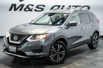 2019 Nissan Rogue SV thumbnail