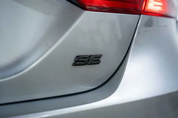2023 Toyota Camry SE thumbnail